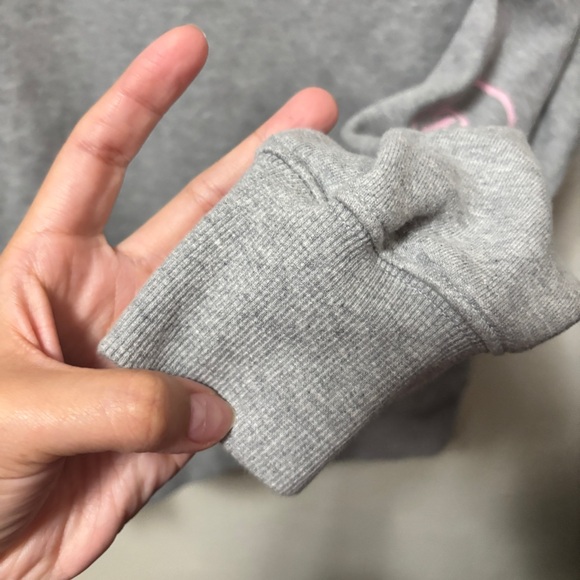 BTS Hybe Merch Boy With Luv Crewneck Size Medium - Picture 5 of 9